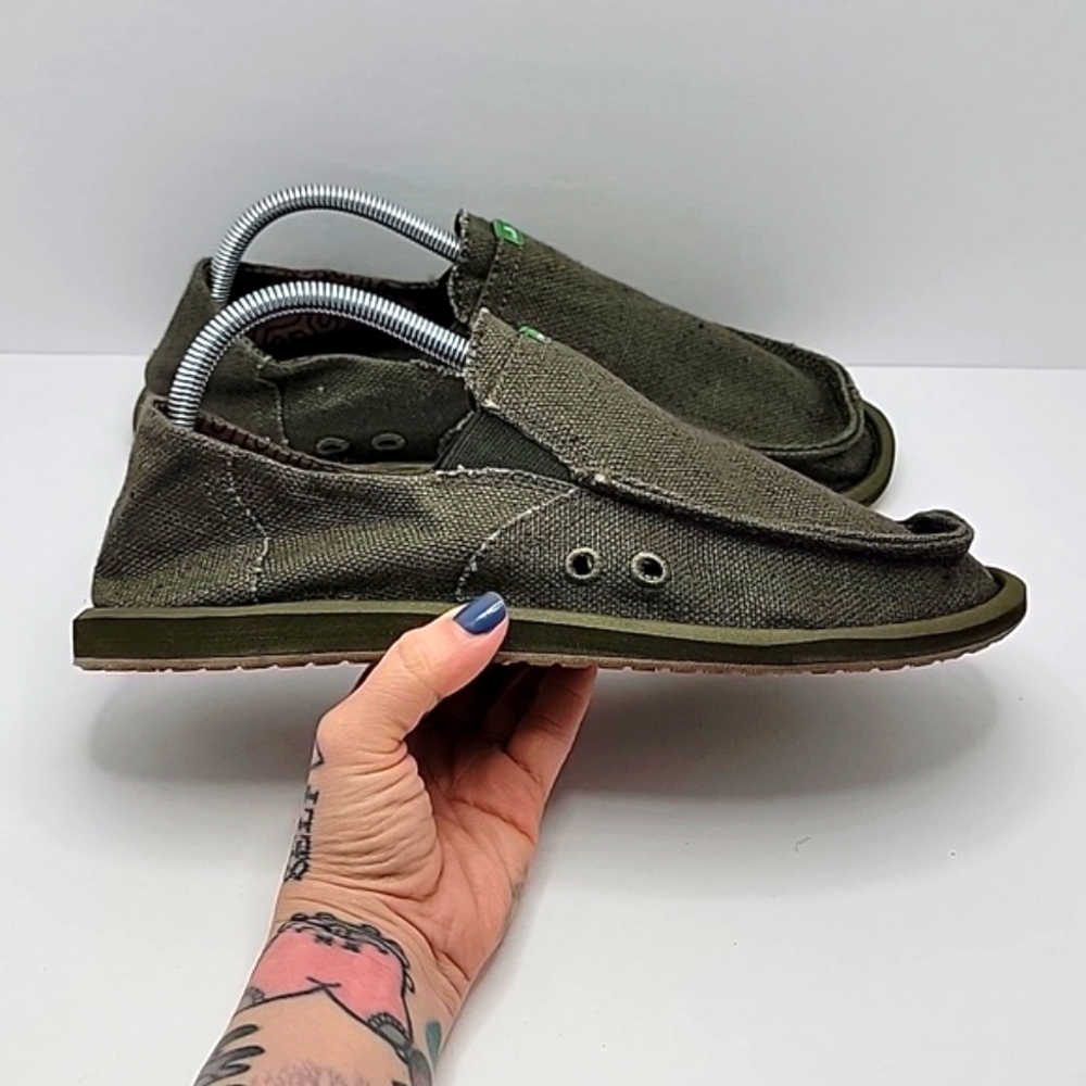 Sanuk | Sidewalk Surfer olive green slip-on sneakers | MENS 9 NWOT - Picture 1 of 9